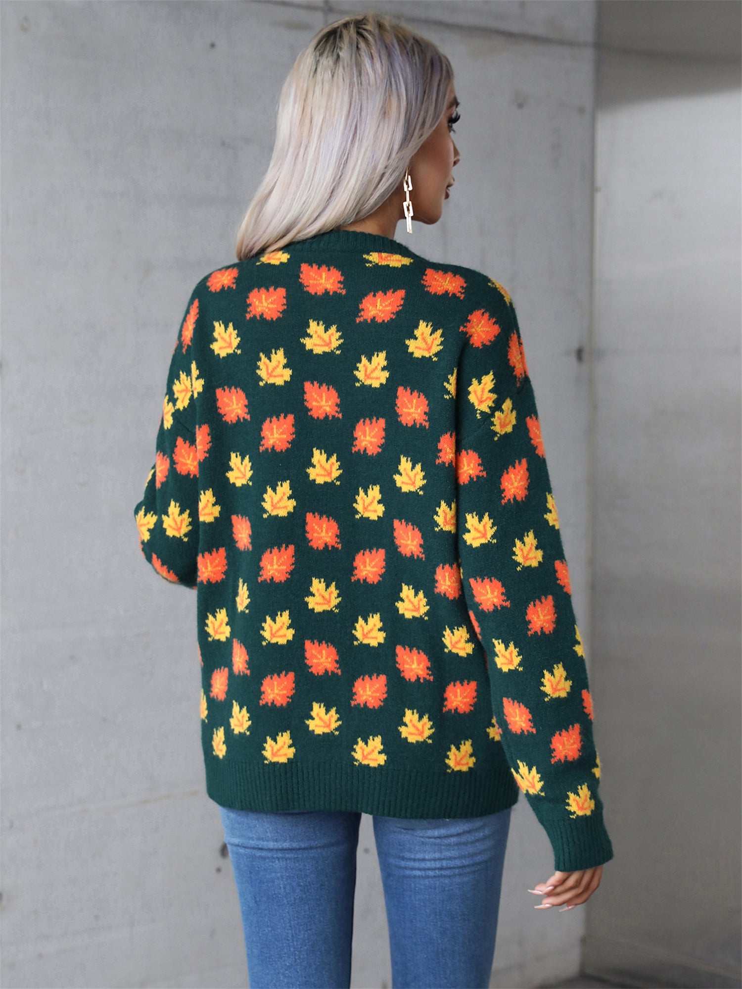 Long Sleeved Loose Pullover Knitted Sweater