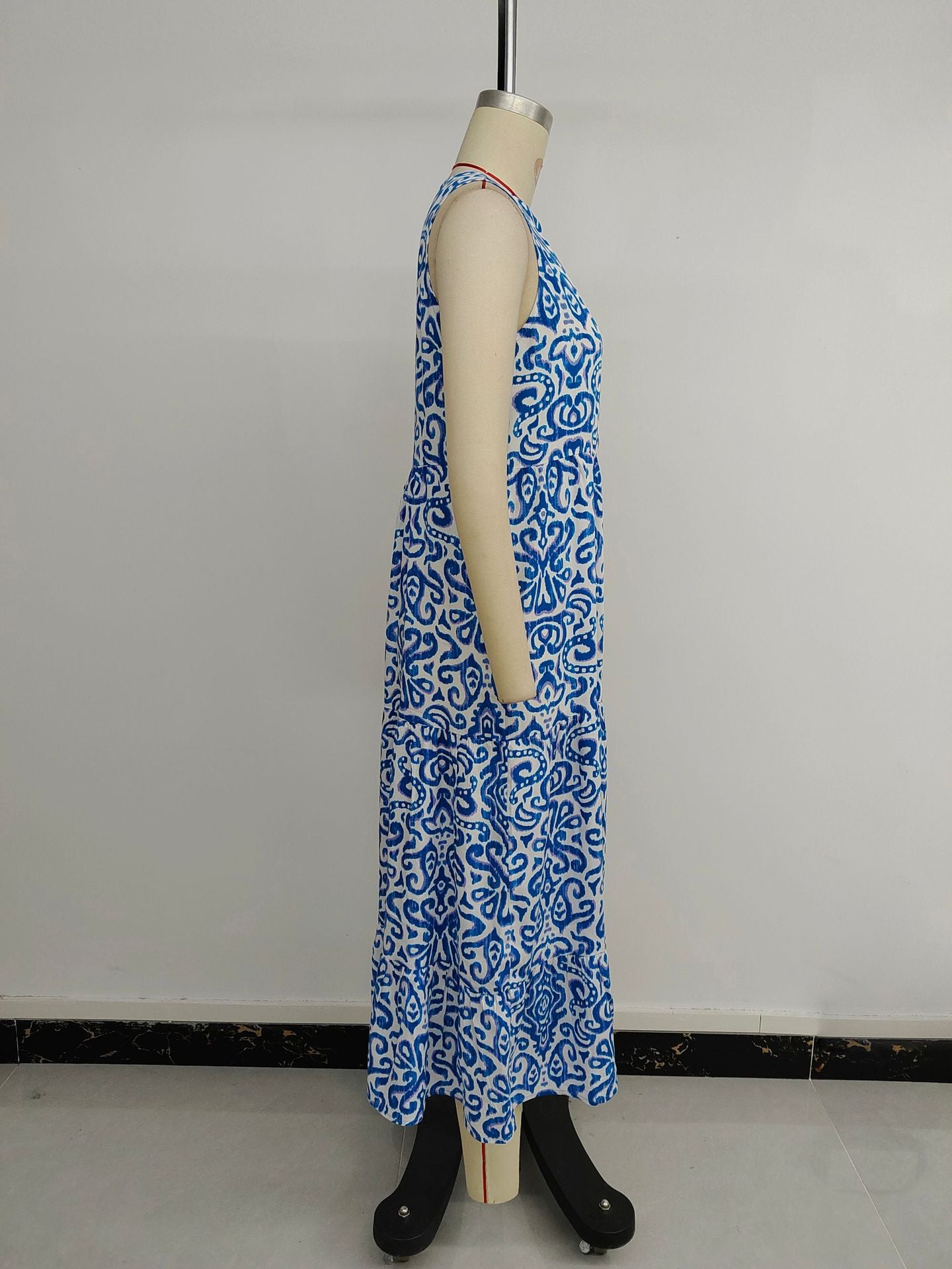 Women Sleeveless V-neck Print Dress