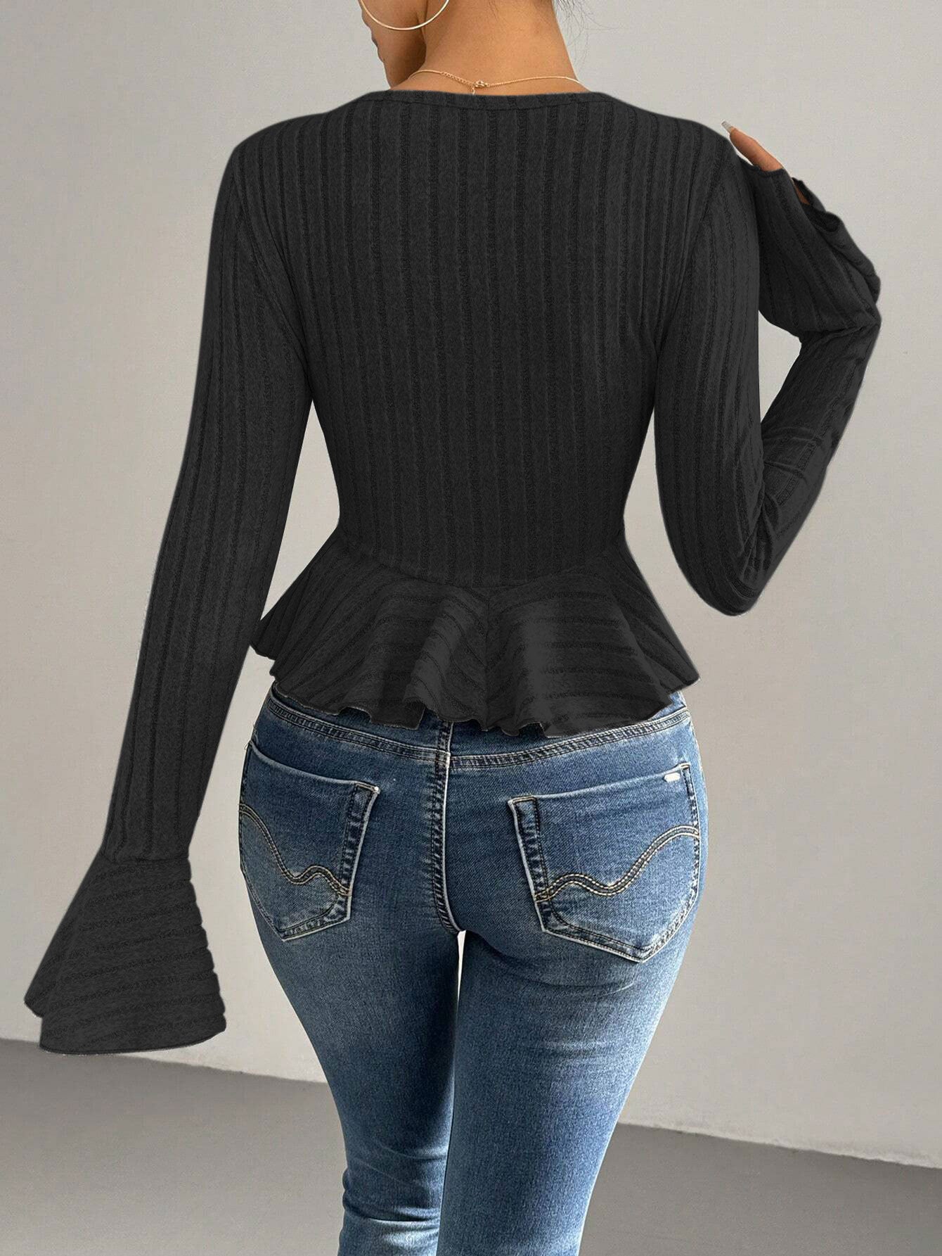 Women's V-neck Ruffled Slim-fit Knitted Top